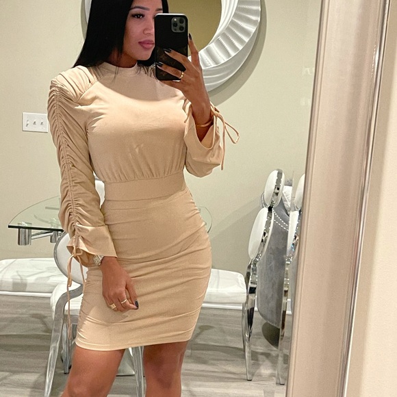 Pretty nude  skirt set 😍 - Picture 1 of 3